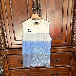 DKNY JEANS Cream and Blue Graphic Top